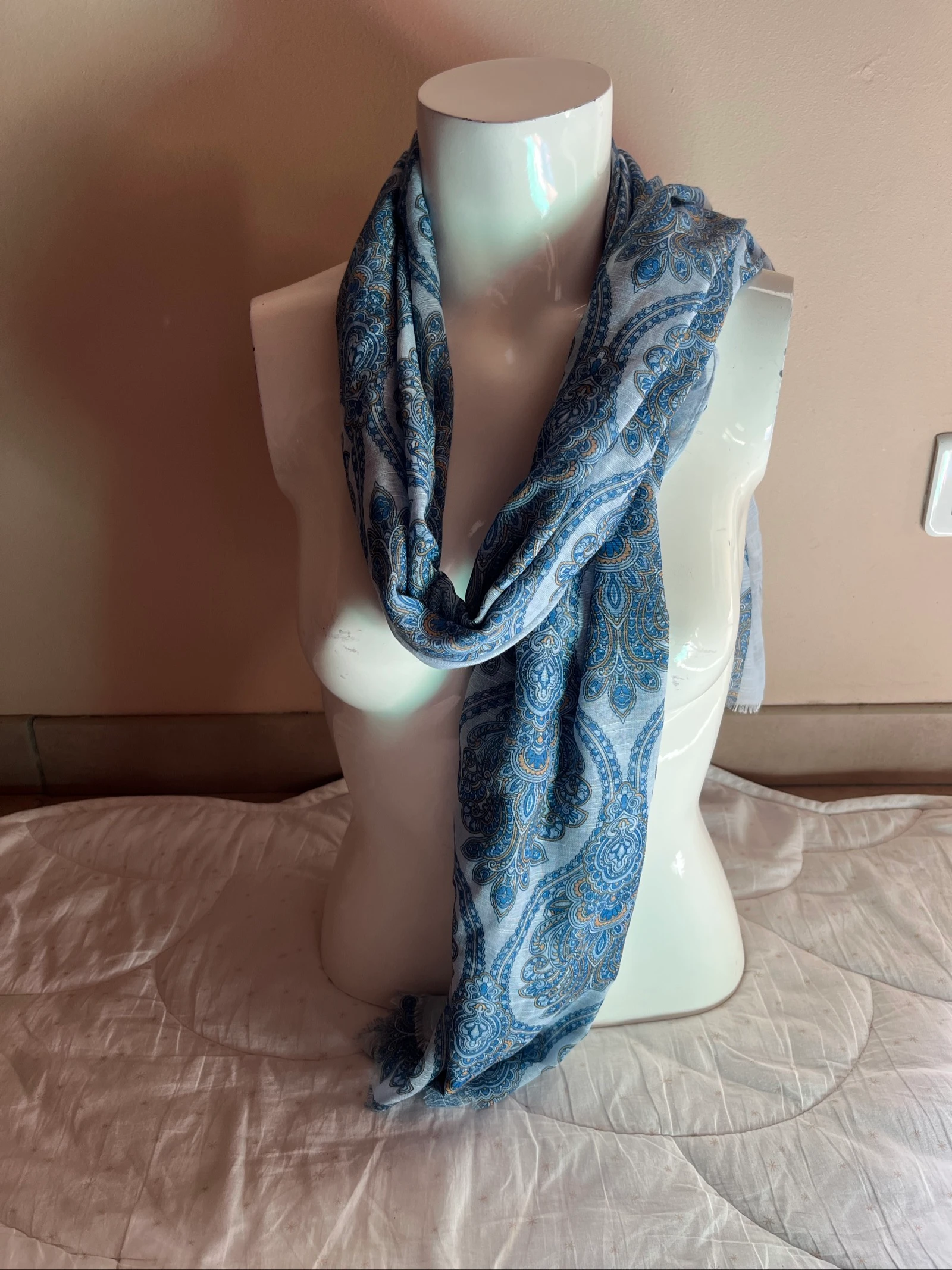 Foulard femme bleu neuf 
